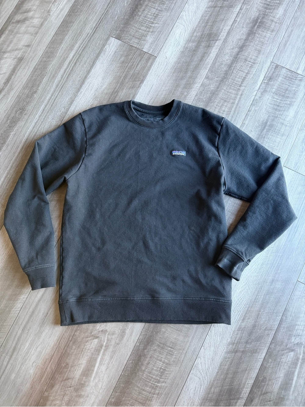 Patagonia Men’s Black P-6 Label Uprisal Crew Pullover Sweatshirt Sz L Outdoor